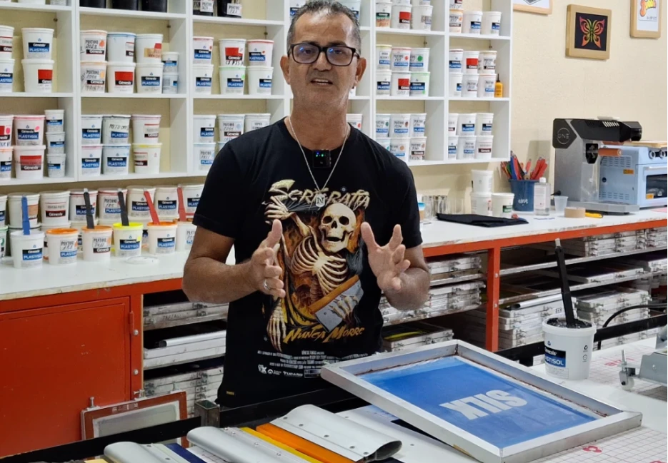 lab_g_nesis_silktv_rafael_roan_nascimento_rocha_serigrafia_aul_o_estampas_de_outra_dimens_o_nascimento_estampas_23