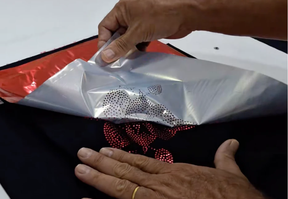 lab_g_nesis_silktv_rafael_roan_nascimento_rocha_serigrafia_aul_o_estampas_de_outra_dimens_o_nascimento_estampas_24